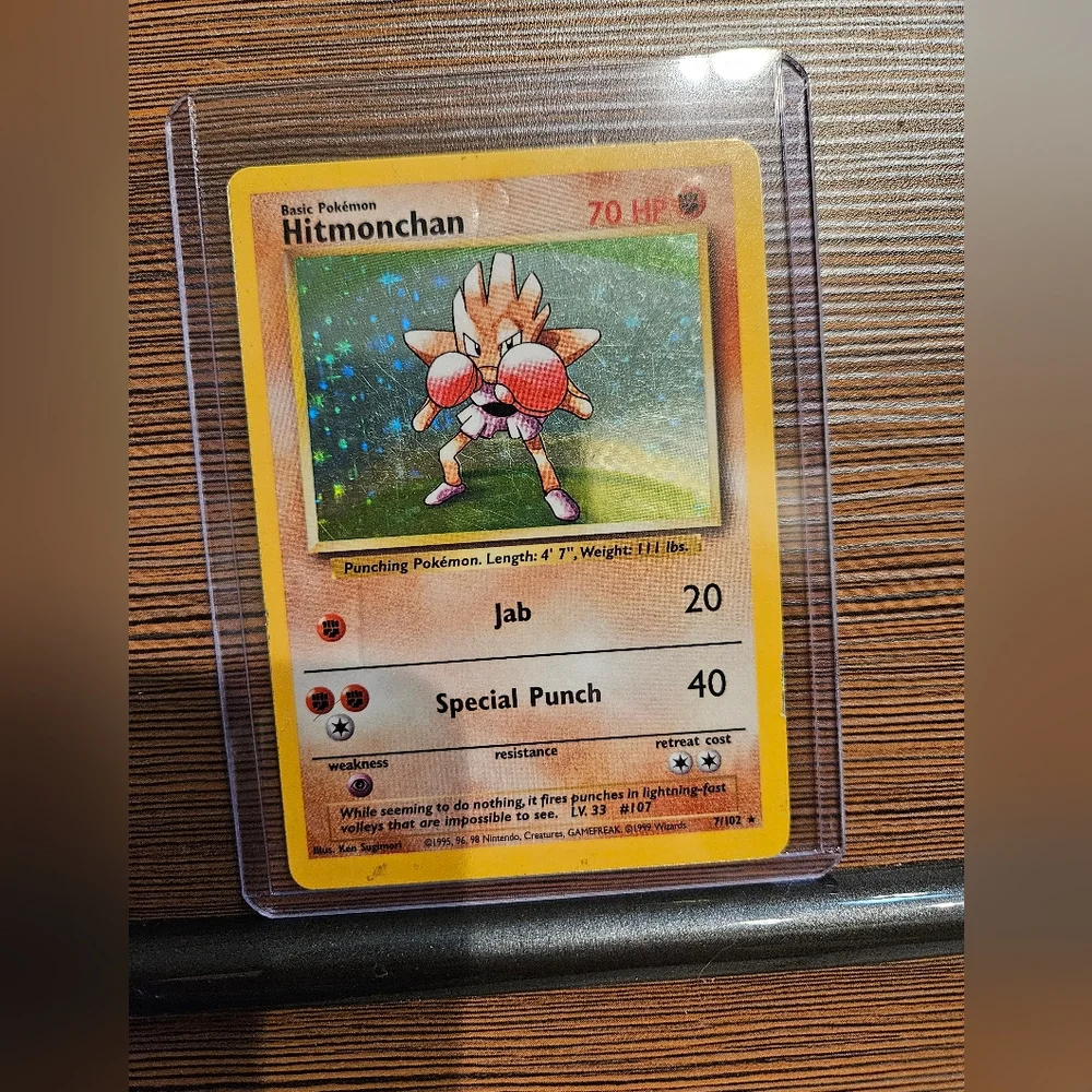 Hitmonchan 71/102 Holographic Base Set Pokémon Card